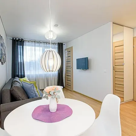 Bright Apartment,for 1-4,near Old Town Apartament *