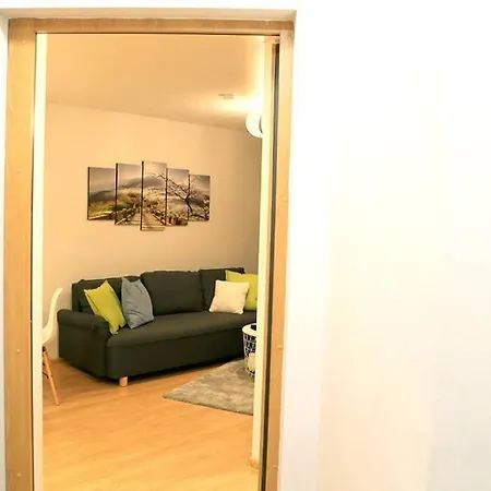 Bright Apartment,for 1-4,near Old Town Apartament *