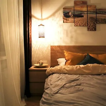 Bright Apartment,for 1-4,near Old Town *