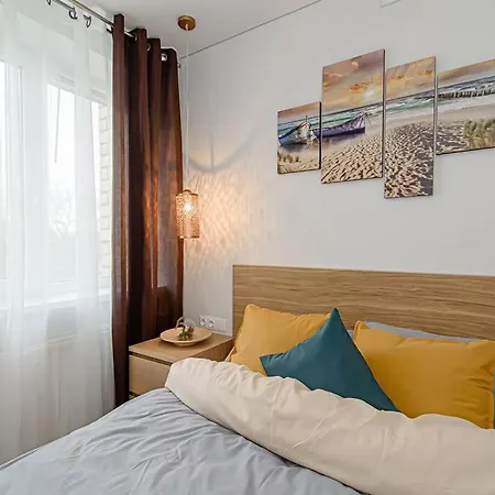 Bright Apartment,for 1-4,near Old Town Apartament