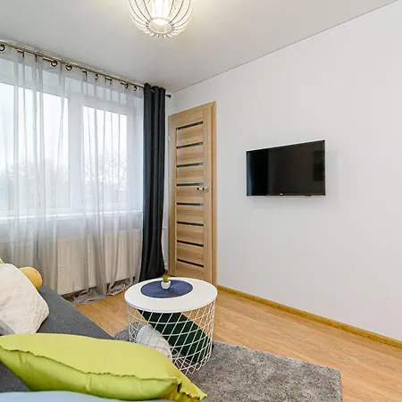 Bright Apartment,for 1-4,near Old Town